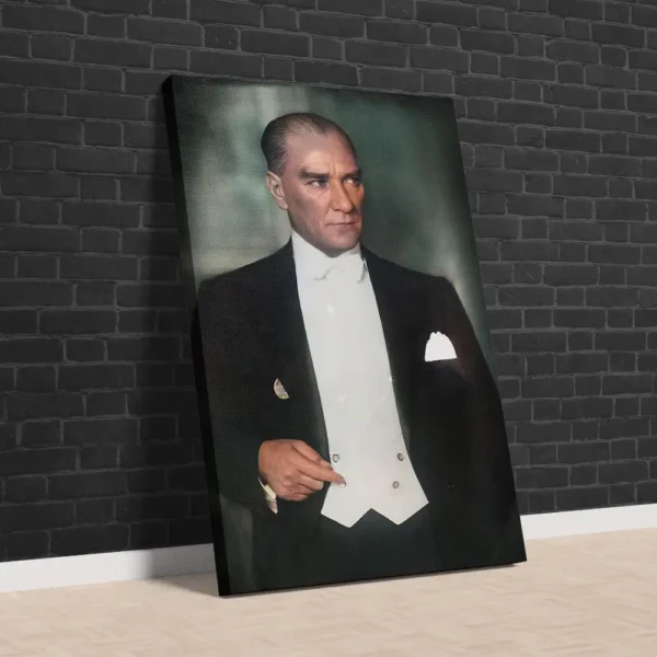Mustafa Kemal Atatürk Klasik Kanvas Tablo